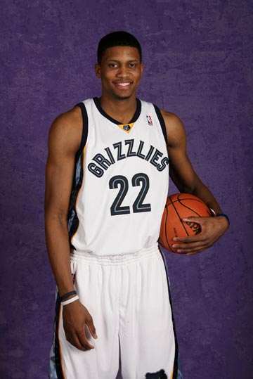 都有着严格 都有着严格