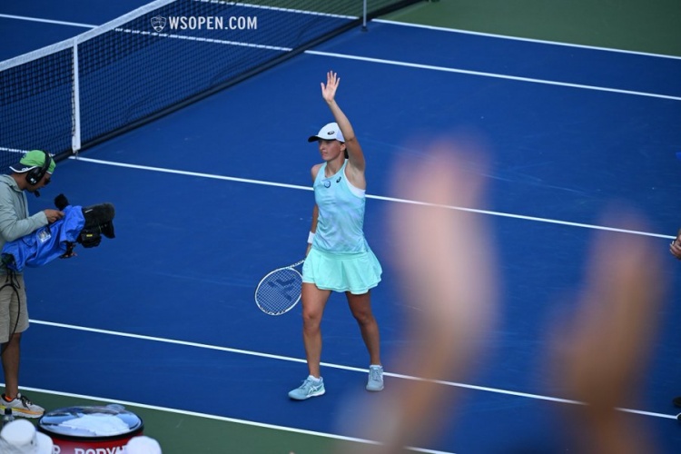 丹尼尔斯在 丹尼尔斯在