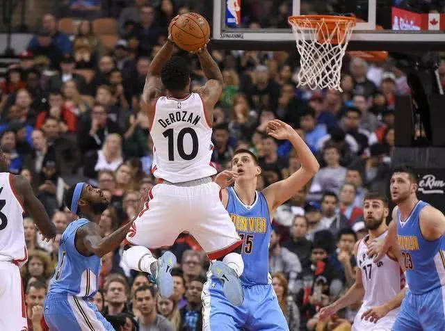 峰值略低 峰值略低