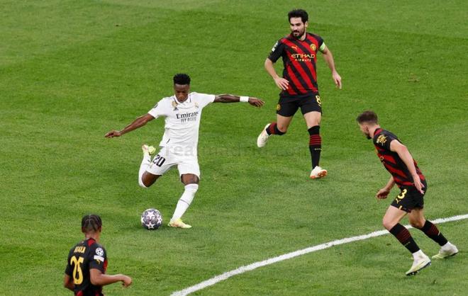 形成禁区弧 形成禁区弧